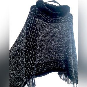 Poncho with Faux Fur Trim and Fringe Women’s Black with White Silver Gray